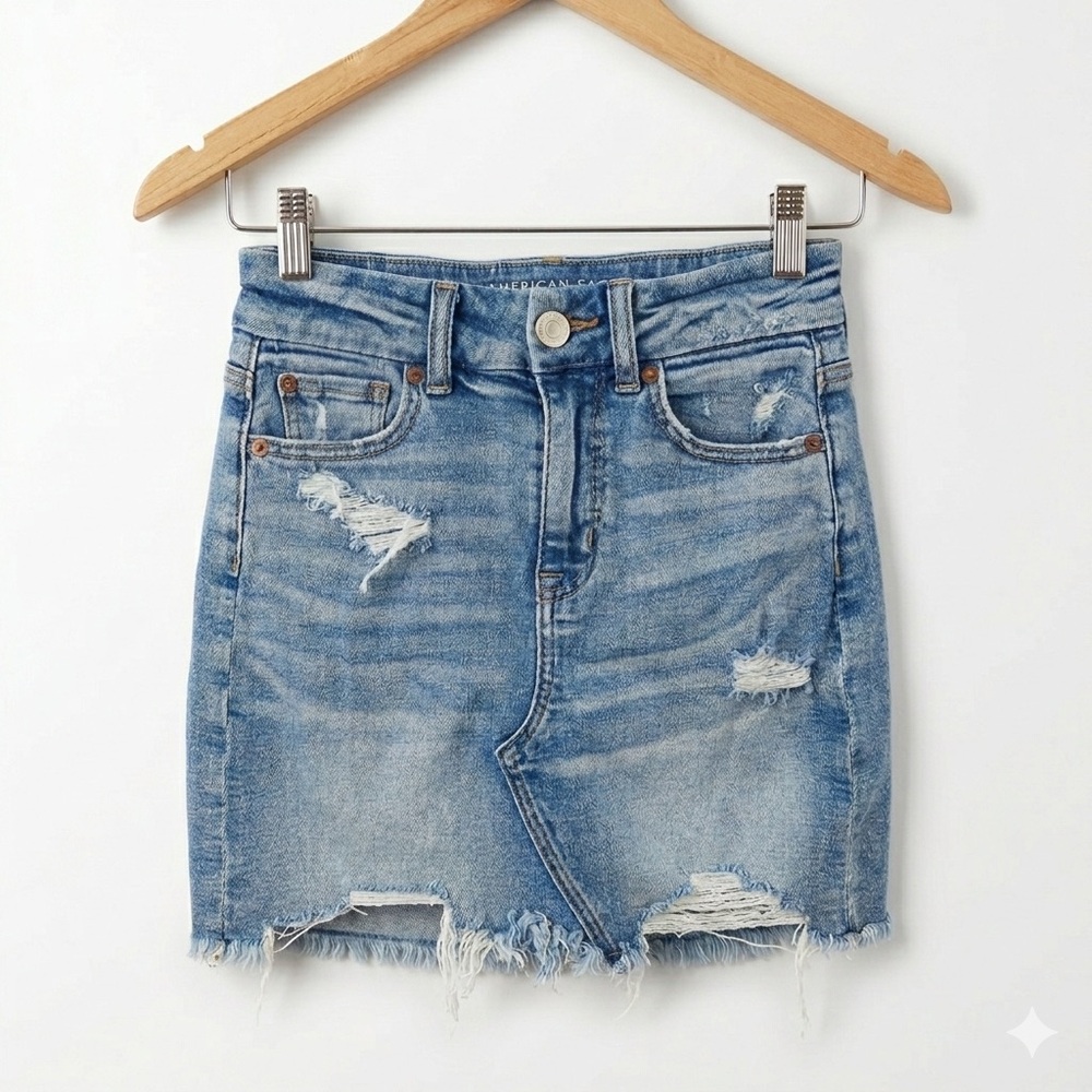 American Eagle Distressed Denim Mini Skirt Super Stretch – Size 00
